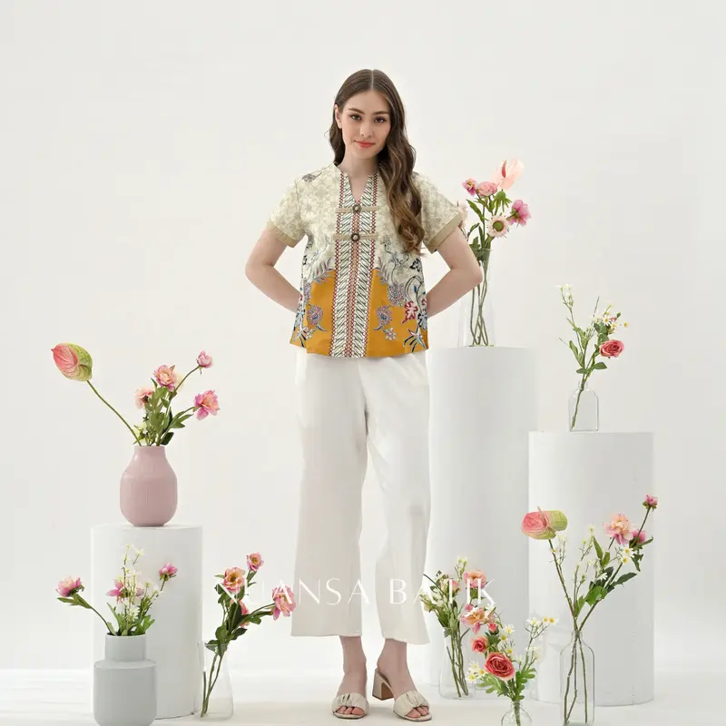 Nuansa Batik Blouse Batik Model Koin Lengan Pendek Bahan Katun Stretch 1
