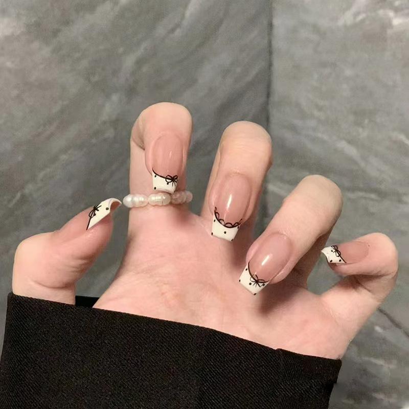 Product Introduction of [Glue Included] Medium-long, Simply Printed, Youthful Detachable Handmade False Nails [24-Piece Set] 24