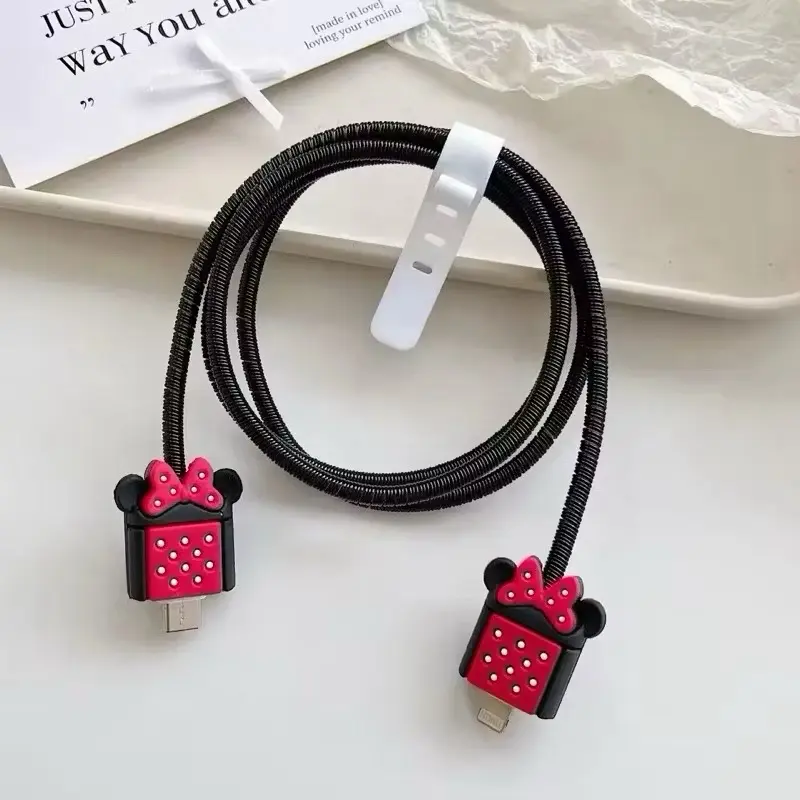 MINNIE POLKA PERSEGI