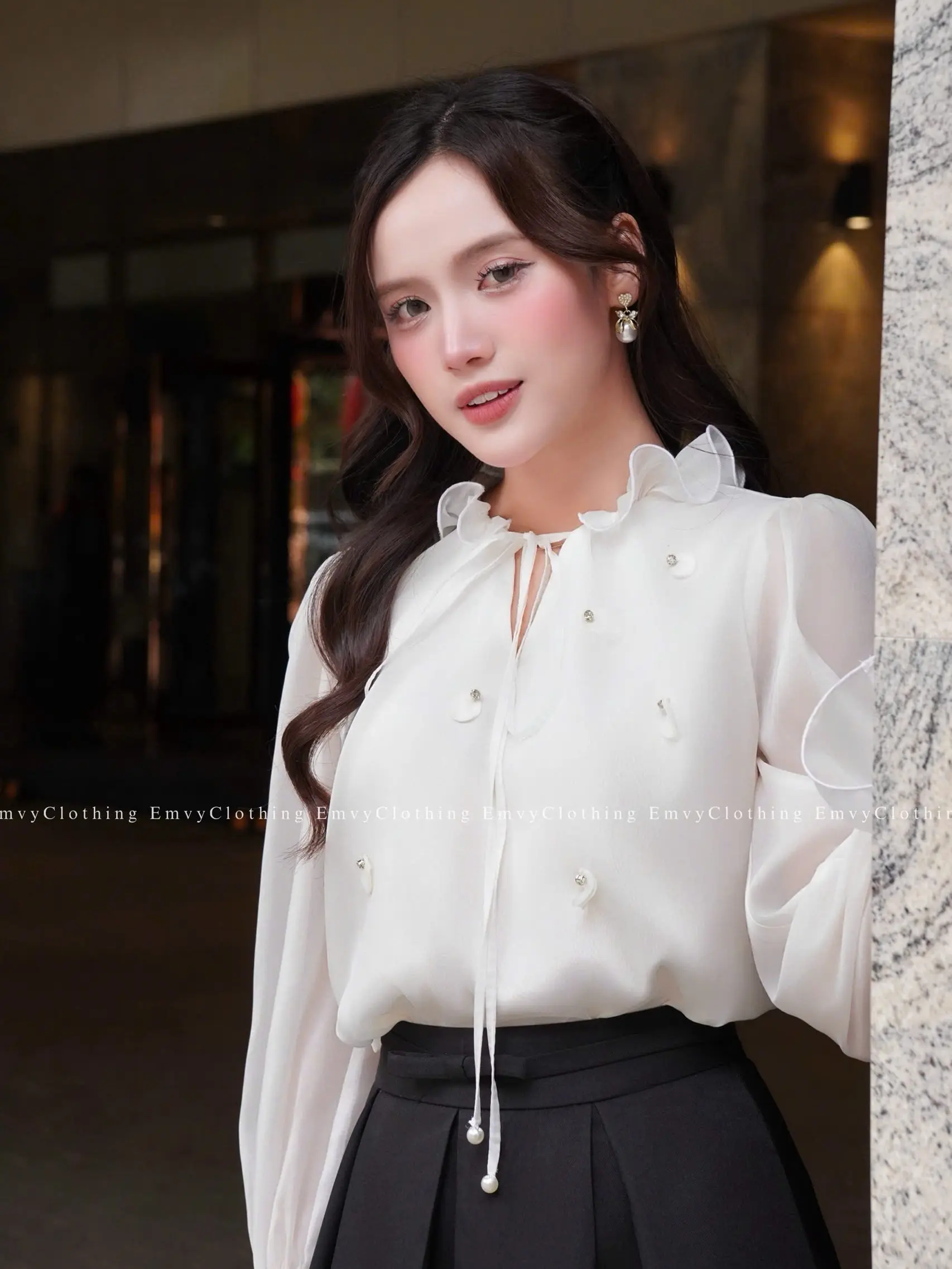 [Deal Mở Bán] Áo sơ mi nữ thiết kế cổ bèo tiểu thư sang chảnh phối chân váy dài thanh lịch Emvy Clothing EV132 | BigBuy360 - bigbuy360.vn