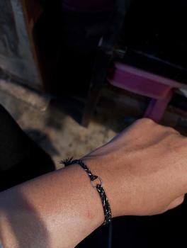 Product Review of Gelang tali benang simple gelang handmade couple motif abstrak bahan benang premium langsung kirim Bracelets from p**o 0