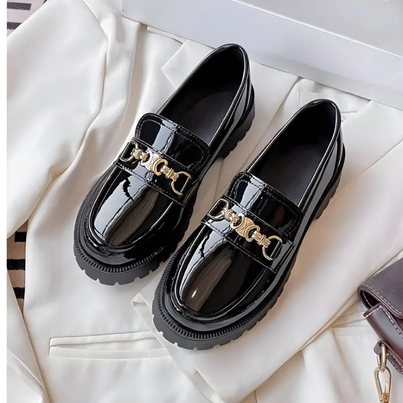 LOVELY Sepatu Docmart Wanita Hitam Glossy Sepatu Loafers Wanita Slip On Trend Fashion Korean Style Terbaru 2024