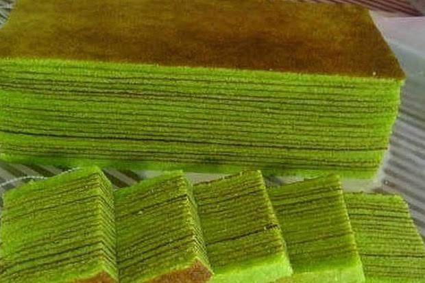 Product Introduction of lapis legit spesial pandan basah uk.16cmx16cm ADIKA CAKE 100%Halal 1