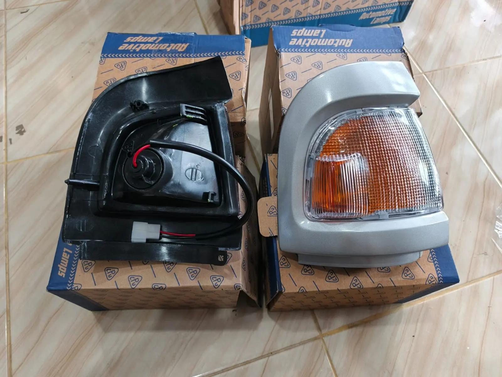 CANTER COLT T-120SS-SIGNAL LAMP.R/L