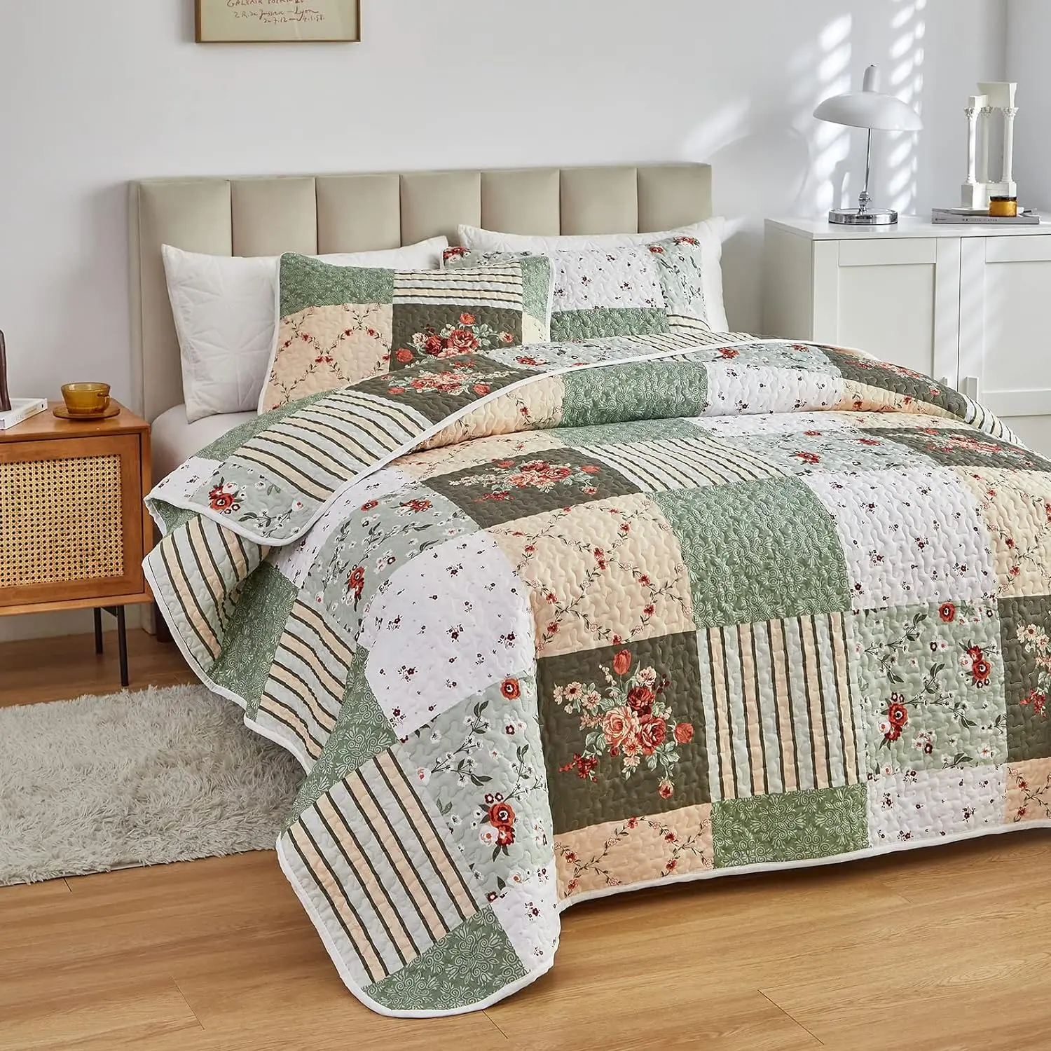 Patchwork Quilt Set Full Size, 3 Pieces Green Floral Plaid Summer Bedspread Coverlet Set, Soft Microfiber Reversible Lightweight Bed Cover for All Season (90" x 90", 1 Quilt+ 2 Pillow Shams)