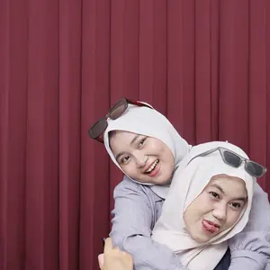 SEA MAKEUP Lock It Matte Acne Setting Spray 100ml & Stayput Prime Set Continuous Setting Spray - Velvet Matte Make Up