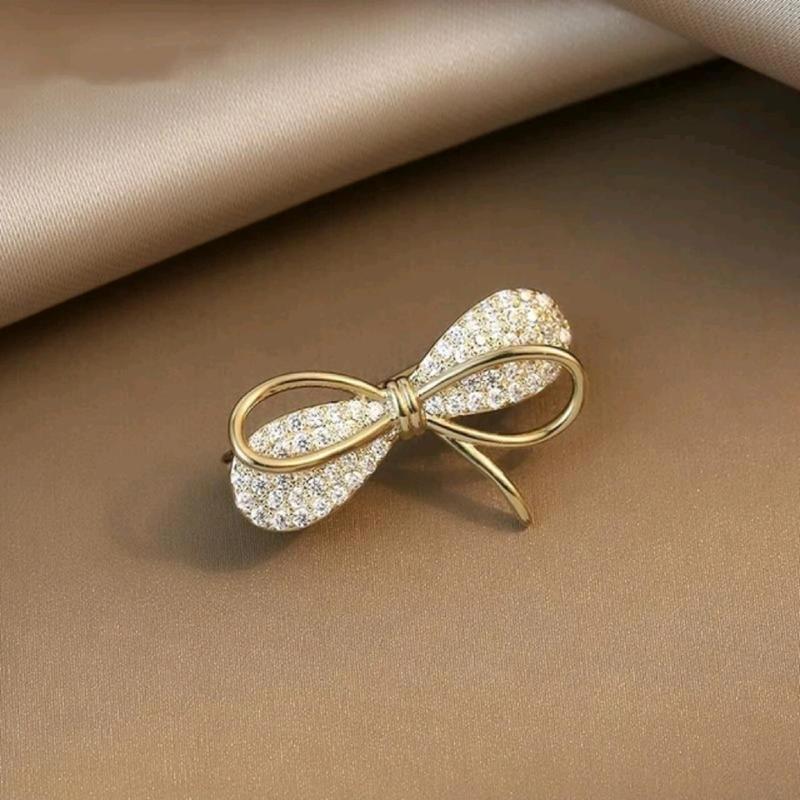 Bros Dagu Mini Pita Kecil Aloy Gold 2x1.5cm - Elegan dan Menarik 0