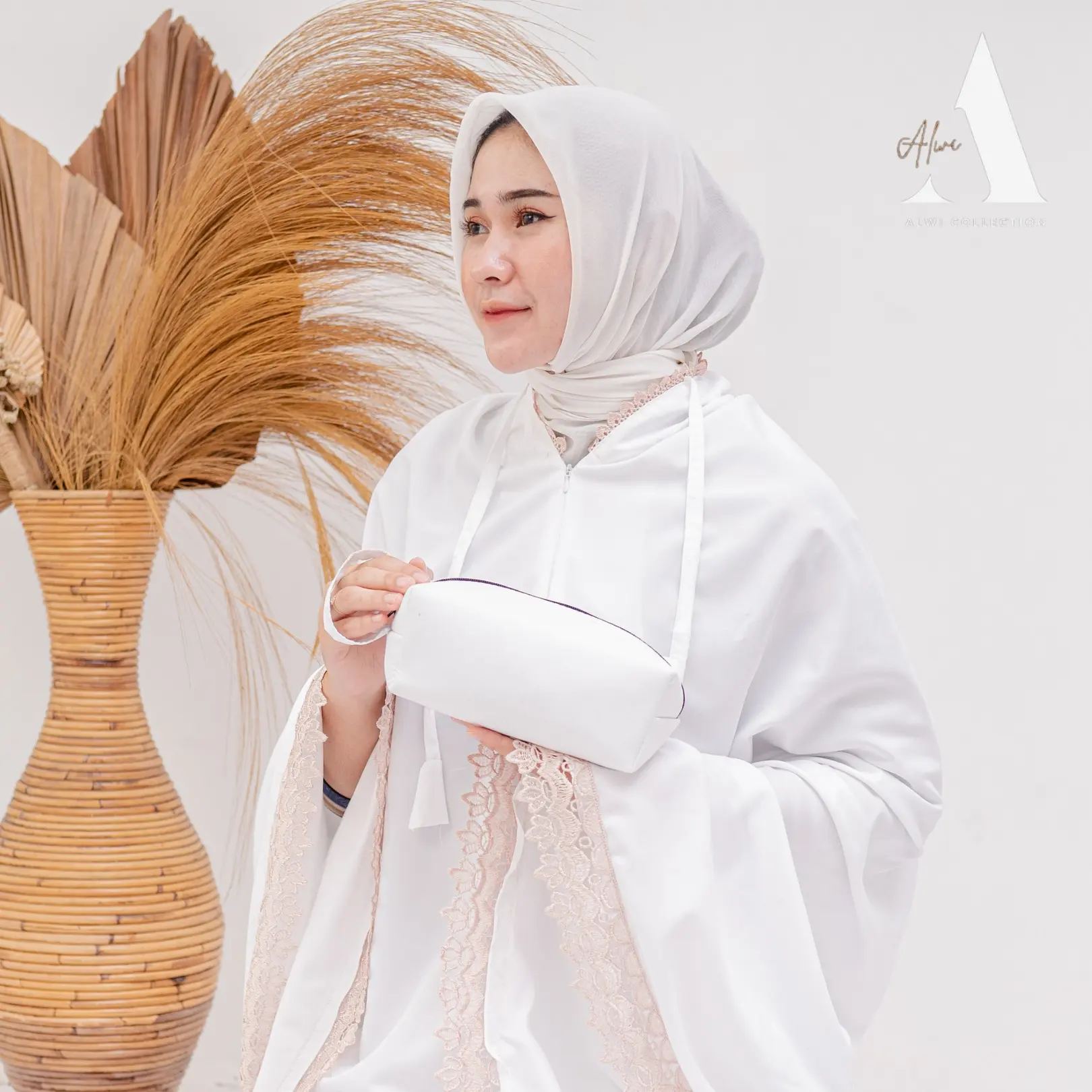 Alwi - Mukena Traveling Dewasa Daily 2in1 Katun Renda Mewah Atasan Bawahan Panjang Lembut Mini Pouch Motif Mukenah