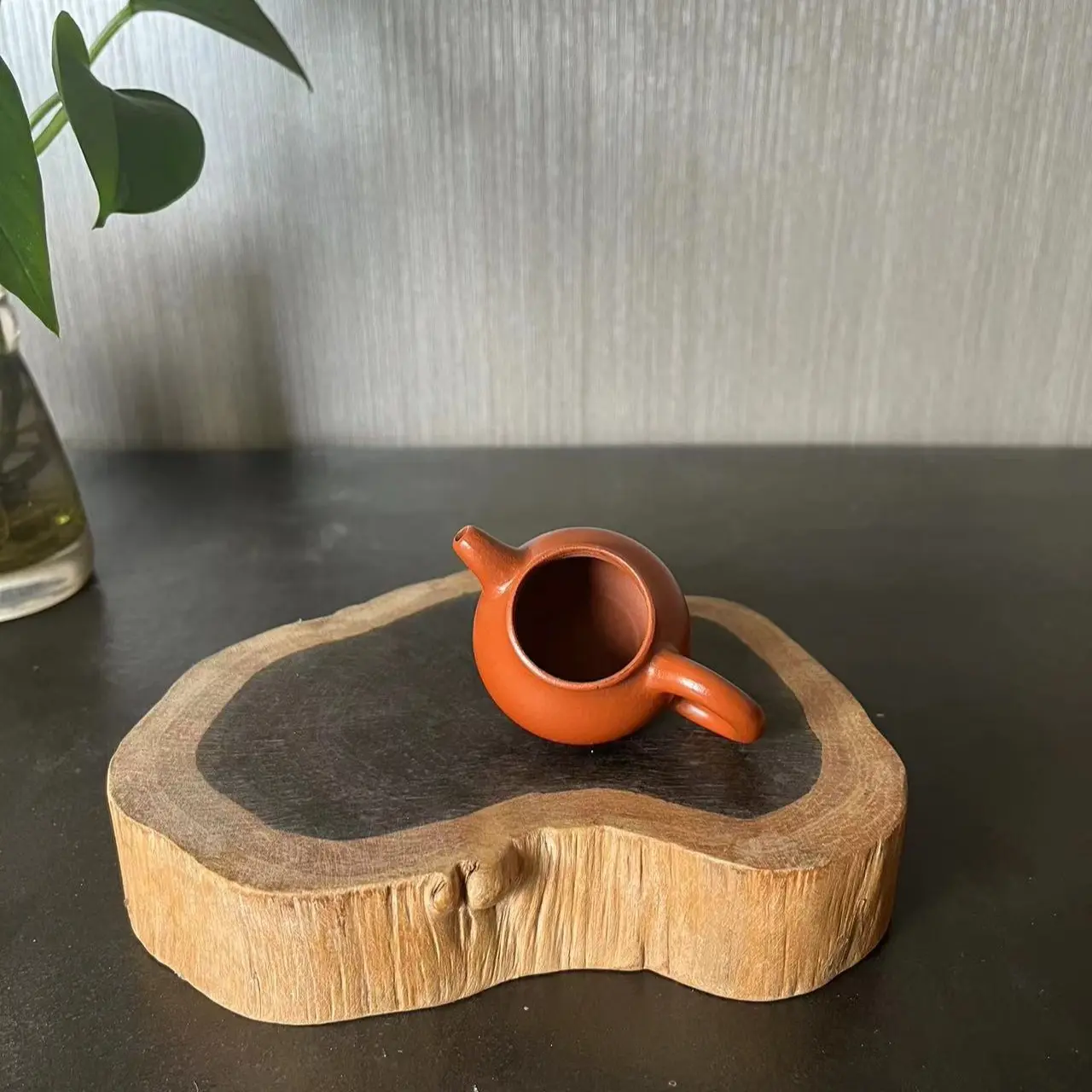 NO.020This pot is made of Yixing original purple sand, small and exquisite, mini and cute