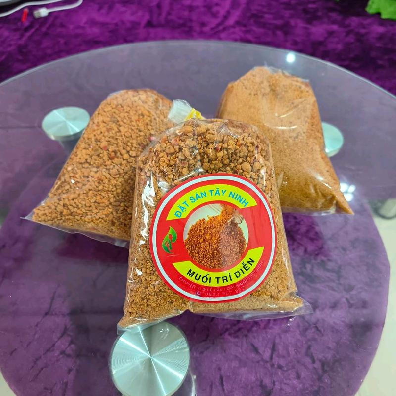 1.5kg muối Tây ninh.3bich 85k  muối ăn trái cây.hat to giòn cay vừa