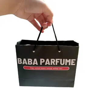 Kantong Kertas Baba Parfume Motif Random 14cm x 7cm x 18cm (1 pcs) - BABA Eau De Parfum
