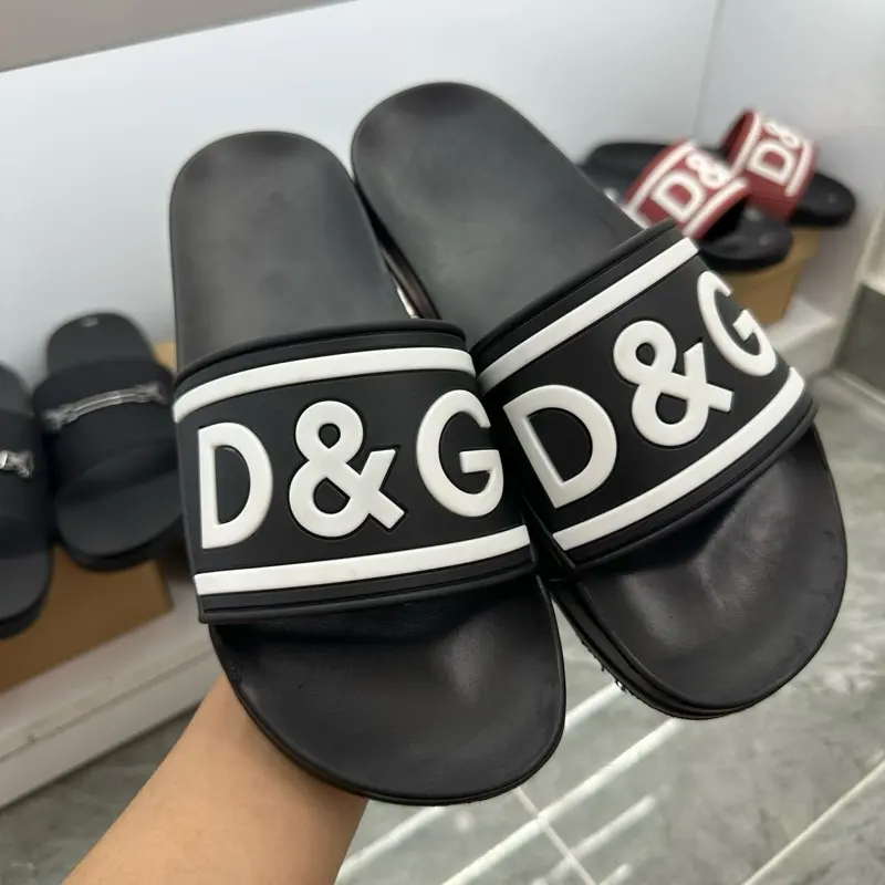 dép đờ và gờ đế sóng đen trắng cho dân chơi