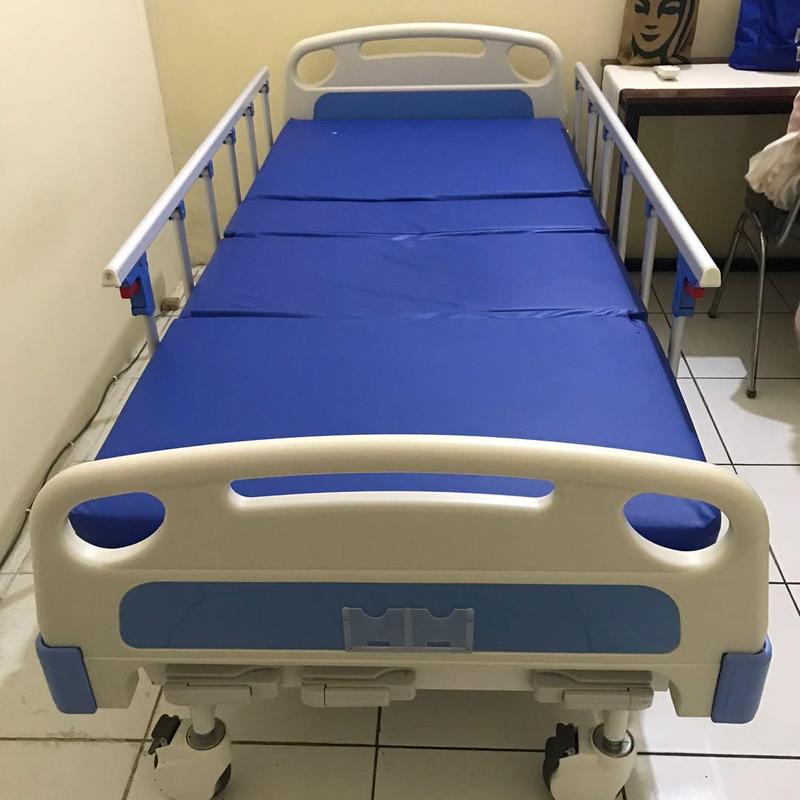 bed patient manual new/ baru bonus matras + tiang infus. 3