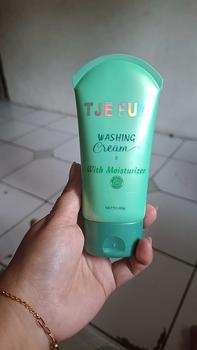 Product Review of TJE FUK Washing Cream with Moisturizer 60 Gr (Hijau)  - Facial Wash Sabun Cuci Muka Membersihkan Kotoran di Wajah Untuk Kamu Yang Berjerawat dan Kulit Kering Mencerahkan Cair from B**a K**a 0