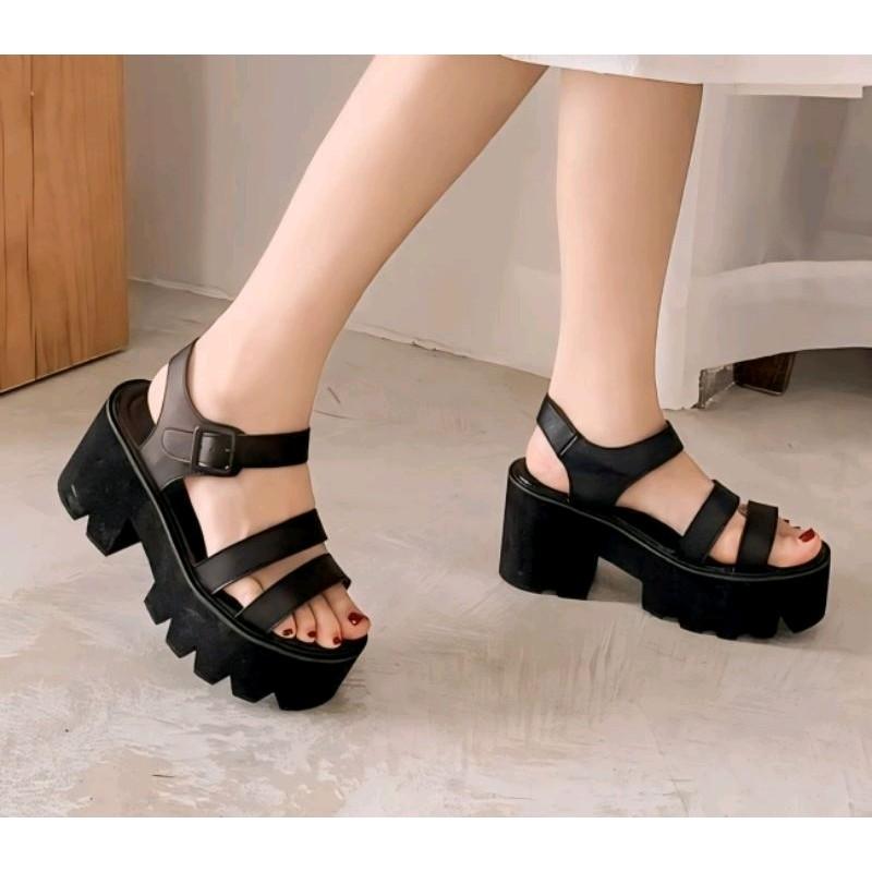 KUNFAYAKUN -Sandal GUNUNG Wedges Wanita Motif Geper 0