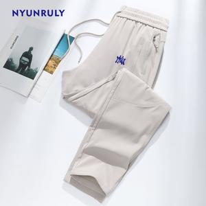 Light as a cicada's wing, yet this thin - style hiking pants can conquer mountains and rivers.Bid farewell to the heavyweight bondage! The lightweight hiking pants bring a new outdoor experience.