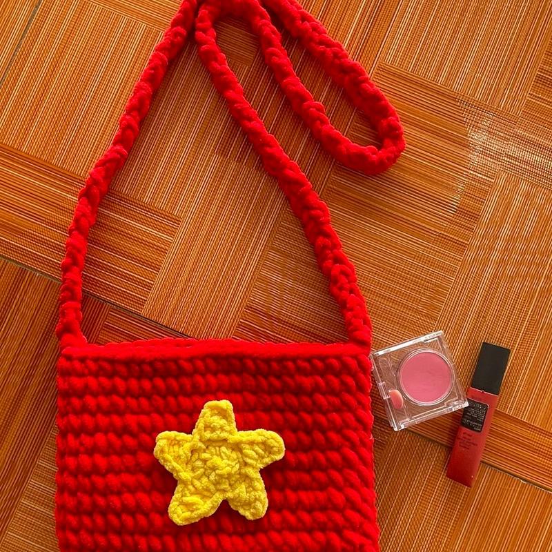 Túi đỏ sao vàng bằng nhung đũa, mềm mịn, size to 8