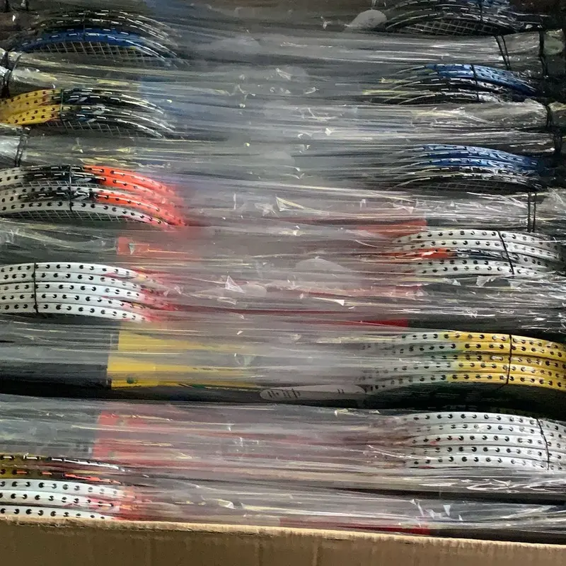 Raket badminton lining paket komplit ( 2 raket + 1 tas + 2 hand grip + 1 slop kok ) 2