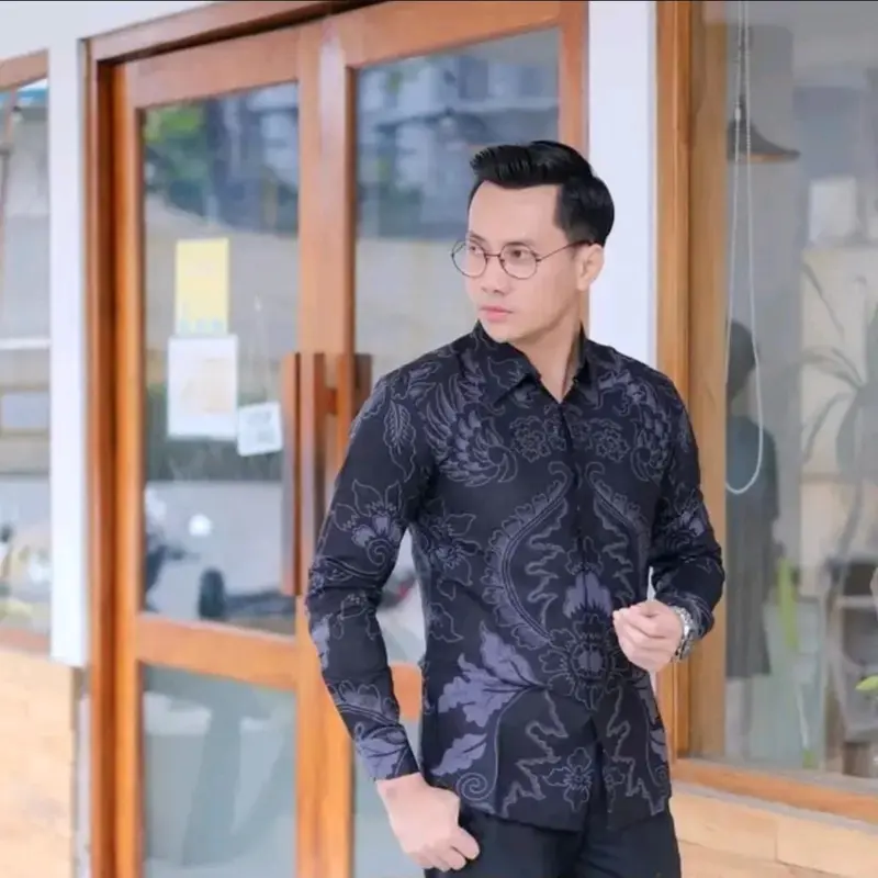 kemeja batik  slimfit lengan panjang motif abu terbaru full furing halus Baju Pria Katun 4