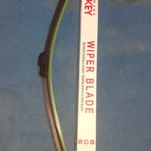 Wiper Mobil Frameless Sepasang Kiri dan Kanan Tanpa Rangka Besi Model Soft Wiper Blade Karet Kaca Depan Universal