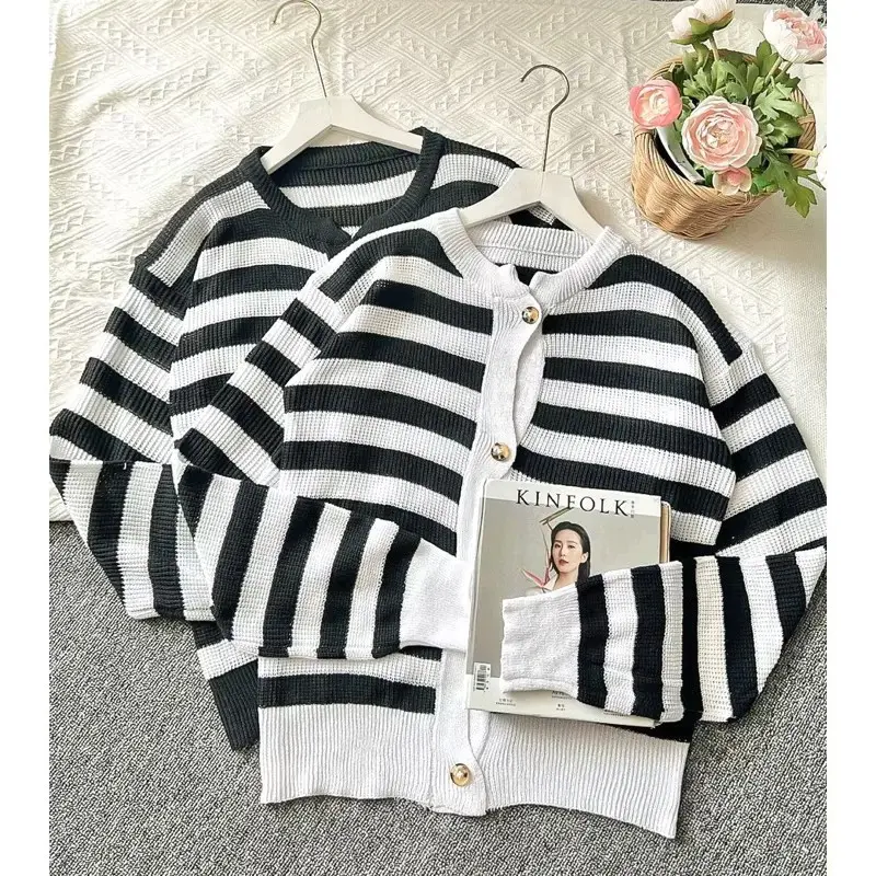 Maira Cardigan Rajut - Outerwear Motif Salur Lengan Panjang - Baju Wanita Terbaru
