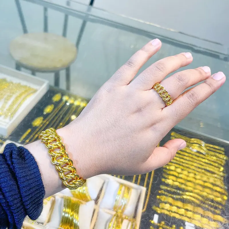 Gelang Coco Crum Jumbo Mewah Asli Awet Tahan Puas Aksesoris dengan Warna Gold yang Elegan antikarat harian tembaga premium lapis emas 2