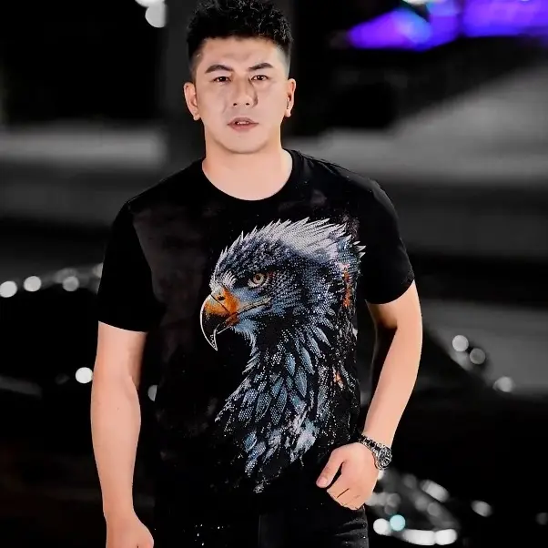 Kaos unisex lengan pendek dengan cetakan berkualitas tinggi, desain terbaru tahun 2025.