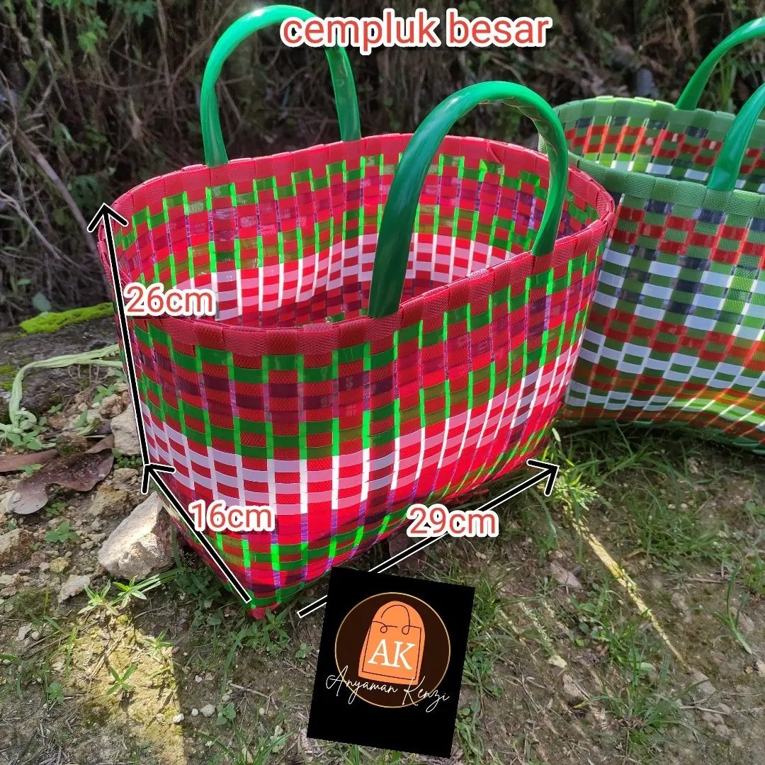 Tas anyam cempluk besar