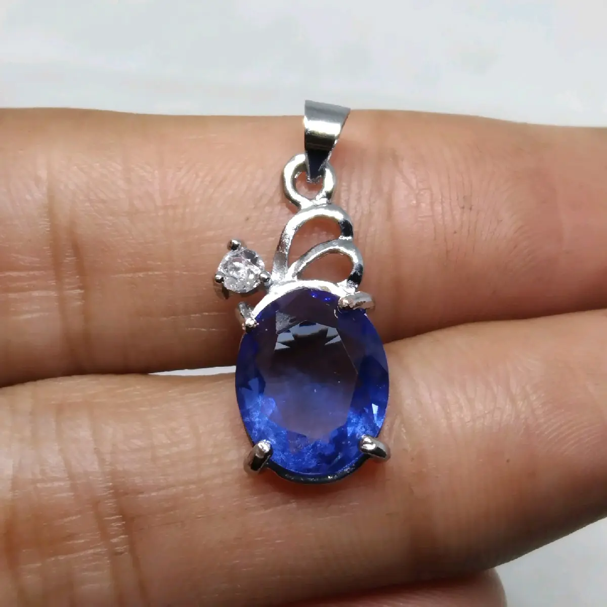 Liontin kalung cewek  batu permata blue safir