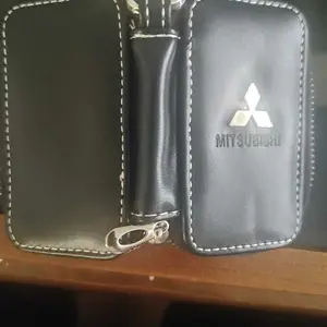Dompet Gantungan Kunci Mobil Kulit Elegan dengan Gantungan & Resleting Souvenir
