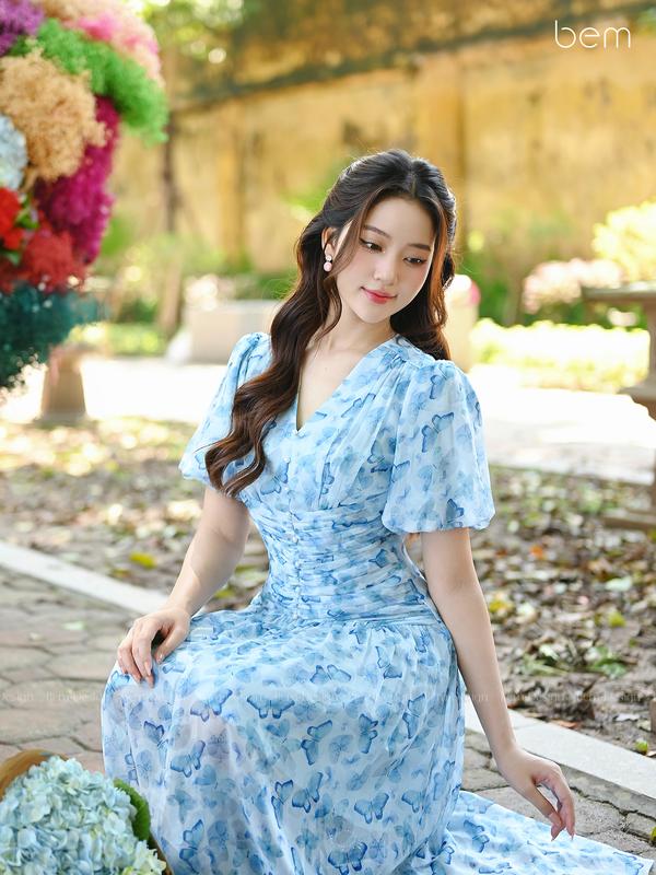 Đầm Hoa Nhí Xanh Dáng Dài Tiểu Thư Cổ V Xếp Ly Eo Bem Design DR631 Nữ Women Dress