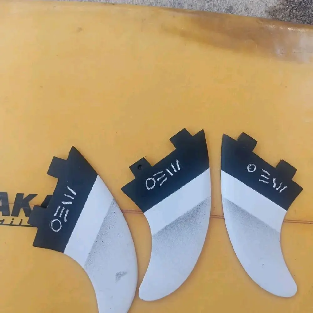 MEO Fin Surfboard FCS Size Medium untuk Shortboard dengan Desain Ergonomis dan Kualitas Terbaik Outdoor Water
