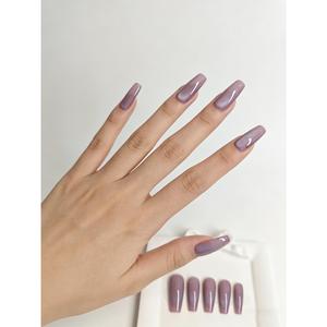 Romantic light purple cat eye press on nails with a dreamy lavender hue—soft and elegant, effortlessly creating lively cat eye shimmer that lasts.
