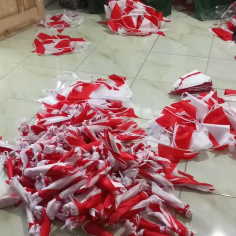 BENDERA SEGITIGA MERAH PUTIH/BENDERA SEGITIGA MERAH PUTIH PANJANG 5METER/BENDERA RENCENG SEGITIGA 2