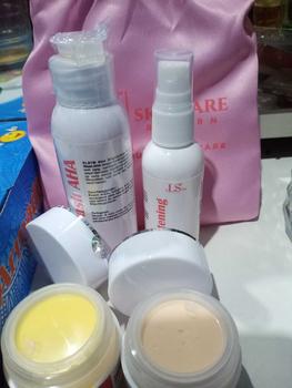 Product Review of READY SIAP KIRIM PAKET LENGKAP CREAM PEMUTIH BRIGHTENING BOOSTER LS SKINCARE Kulit sensitif Pemutihan Semua Jenis Kulit Bebas Alkohol Kontrol Minyak Hidrasi from N**u 1