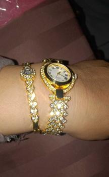 Product Review of LuxeGlow  Beli jam tangan dapat gelang gratis. Bayar di tempat saat barang diterima. Jam tangan wanita berlian emas berkilauan. Tidak luntur. Angka Romawi. Produk baru. Kegiatan diskon khusus. from E**I 0