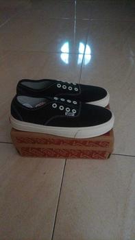 Product Review of Sepatu Anak Perempuan vns authentic og black white | premium Fashion from K**o 0