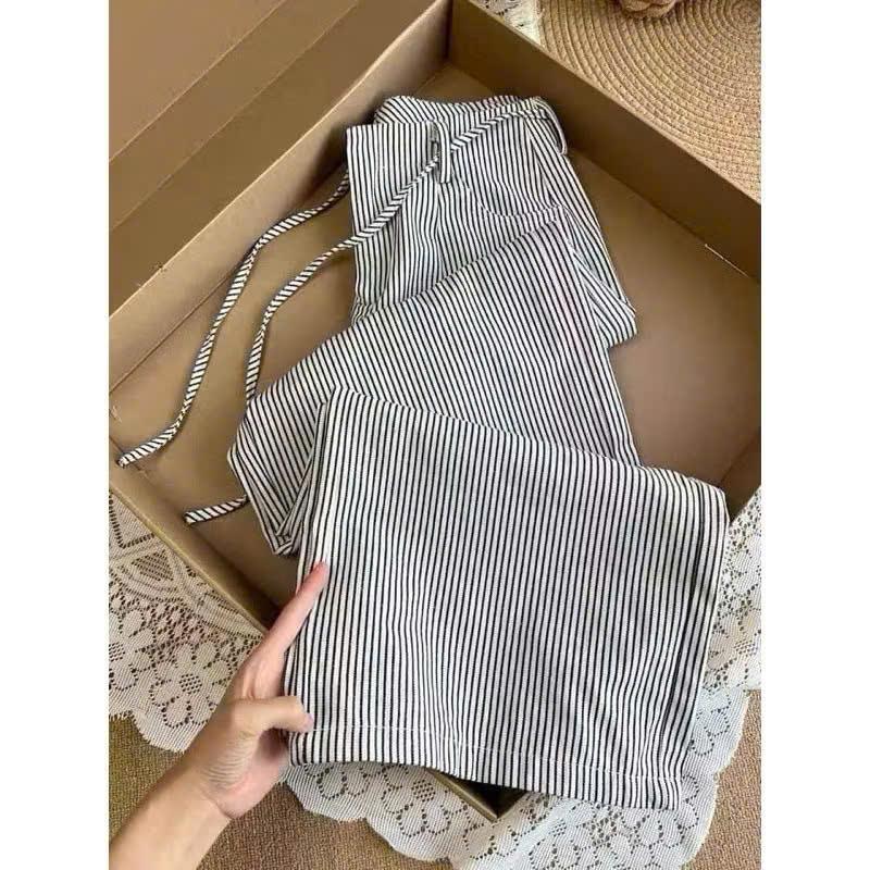 Quần kẻ Sọc rộng Chất KaKi Cạp Khóa Cao Tôn Dáng Nữ