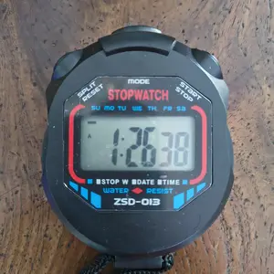 KickGo Stopwatch LCD Timer Alat Pengukur Waktu Olahraga Sepakbola Basket Renang