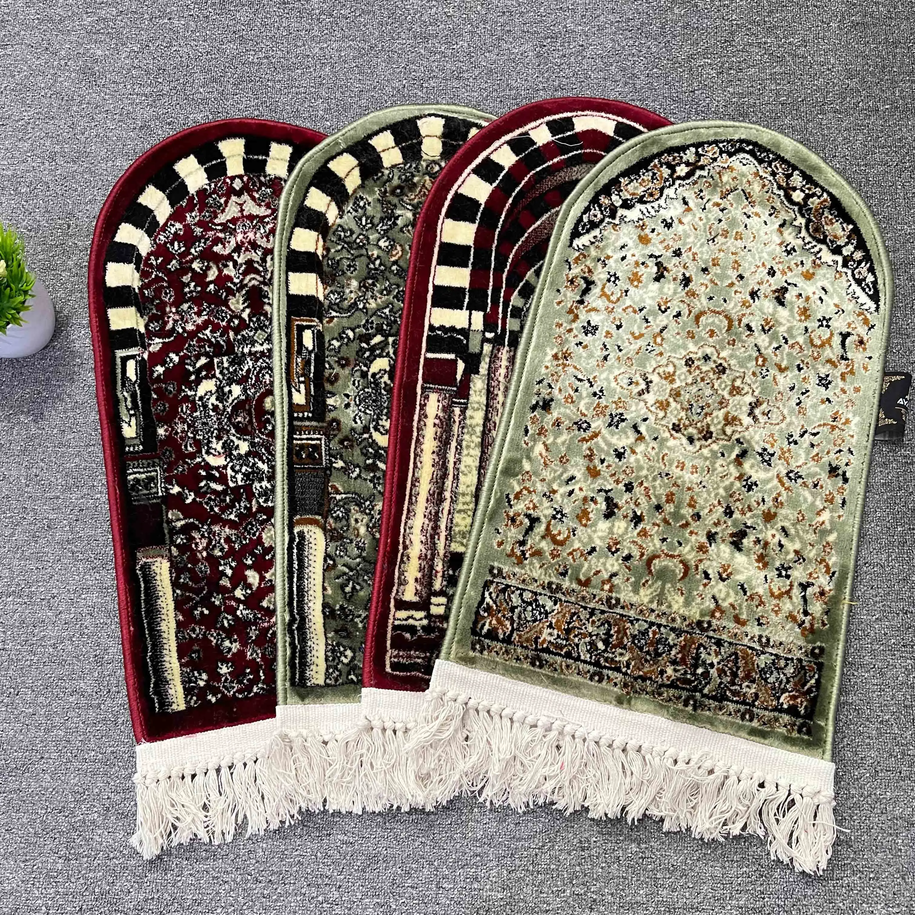 New Sajadah Mini Kepala Raudah Kuncir Ukuran 35*60 cm Bahan Bludru Halus dan Lembut Perlengakapn Sholat