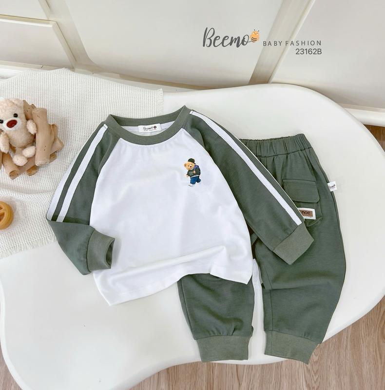  Beemo Set bộ quần áo dài tay raglan Beemo cho bé trai tay sọc thể thao in gấu đến trường vải cotton mặc thu đông 23162B size 80-130 chất liệu cotton an toàn với da bé 