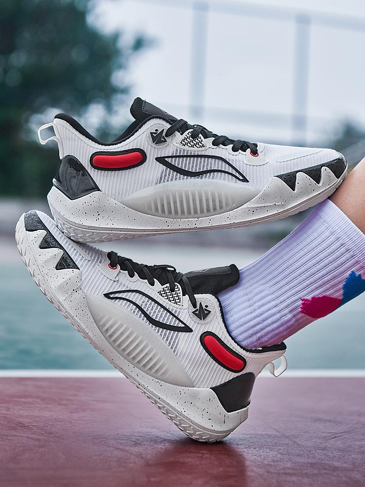 Product Introduction of IEAGO Original Quality Spike Basketball Sneakers Men Women Fashion Trainers Outdoor Sport Shoes 39