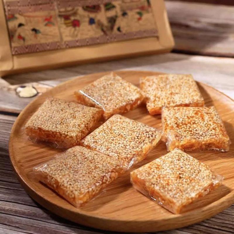  Combo 10 gói  2 kg  kẹo mè xửng dẻo Huế : dẻo dai thơm bùi béo ăn là ghiền 200g  gói 