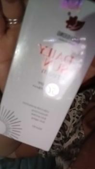 Product Review of Kem chống nắng SPF 50 PA +++  , nâng 2-3 tông da Linh Hương hàng mới sx hsd 2028 from H**N T**O M** ** 0