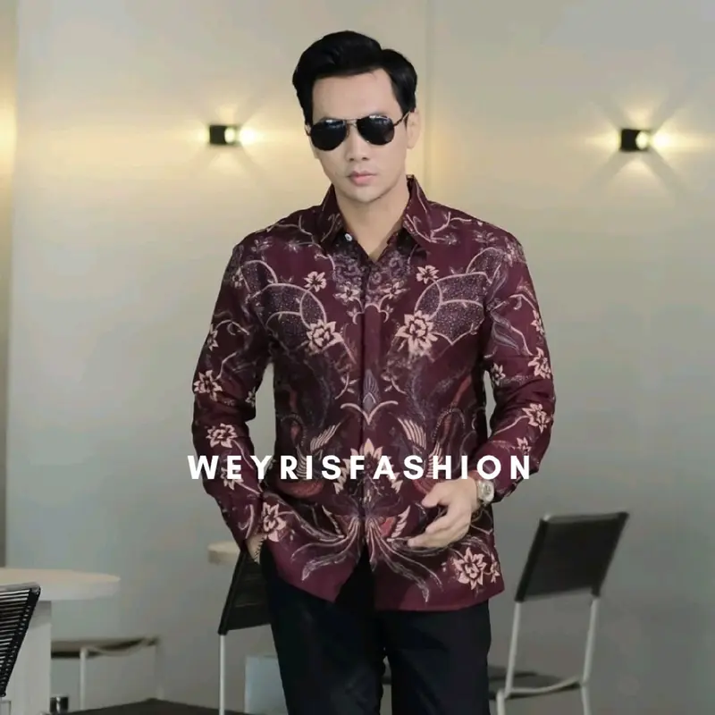 Couple Sweet Burgundy | Batik Couple Ayah dan Anak Laki-laki Kemeja Couple Keluarga Batik Weyrisfashion 2