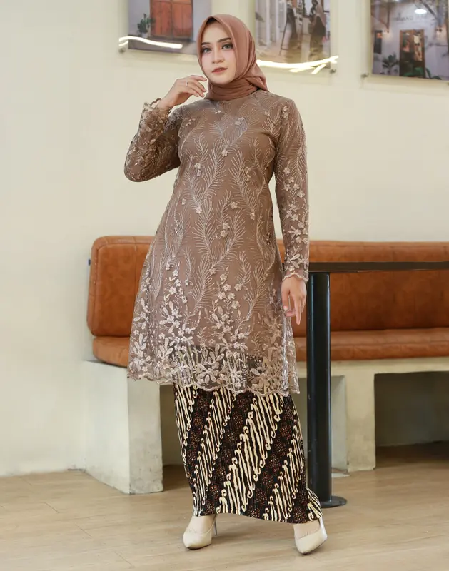 PROMO SETELAN KEBAYA TUNIK TILE, SET TUNIK TILEE KONDANGAN, WISUDA, LAMARAN, BRIDESMAIDS, PESTA, ETALASE INI SUDAH DAPAT TUNIK DAM ROK PLISKET NYA!!!. Motif Wanita 0