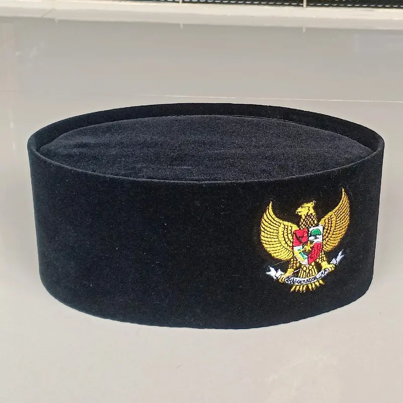 PECI LOGO GARUDA, Peci Presiden Exlusive, Songkok Hitam Nasional Tinggi 9 cm 3