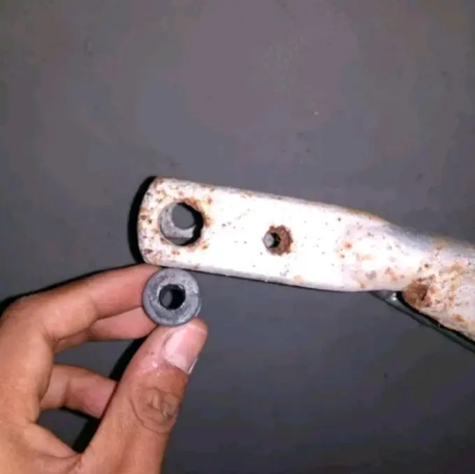 karet kolong spakbor belakang dan buntut rangka imitasi cb cb100 cb125 3