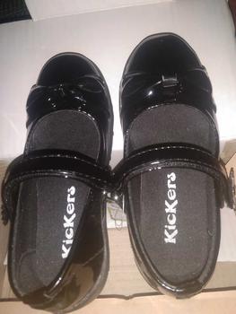 Product Review of Sepatu Sekolah Anak Perempuan Sporty Best Seller Fashion from C**n 0