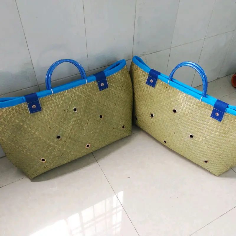 Giỏ Đệm Gà Cải Tiến 7 Tấc 12 Lỗ Màu Xanh (70x46) - Dùng Cho Gà Đá Từ 3ký trở xuống 6